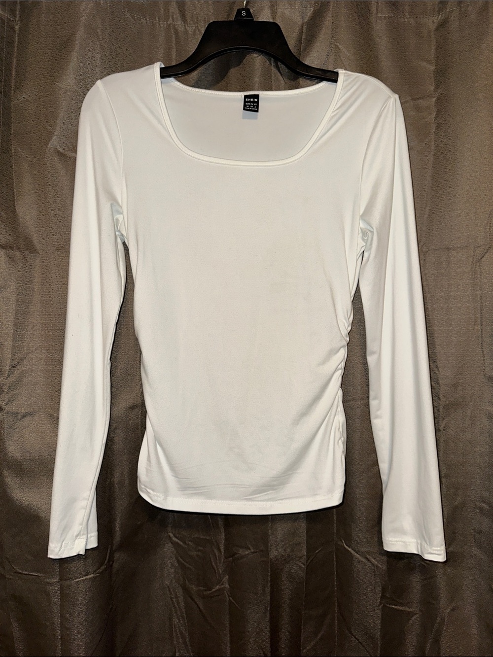 White Long Sleeve Scoop Neck Scrunched Sides Women’s Top
